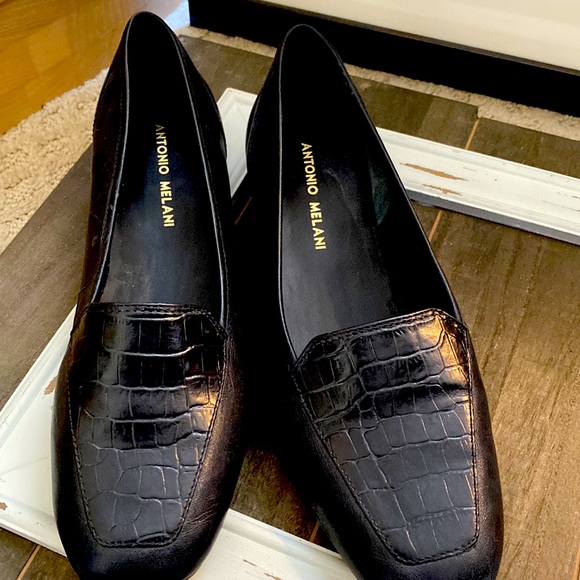 DONATED Antonio Melani size 6 1/2 black flats - Picture 2 of 5